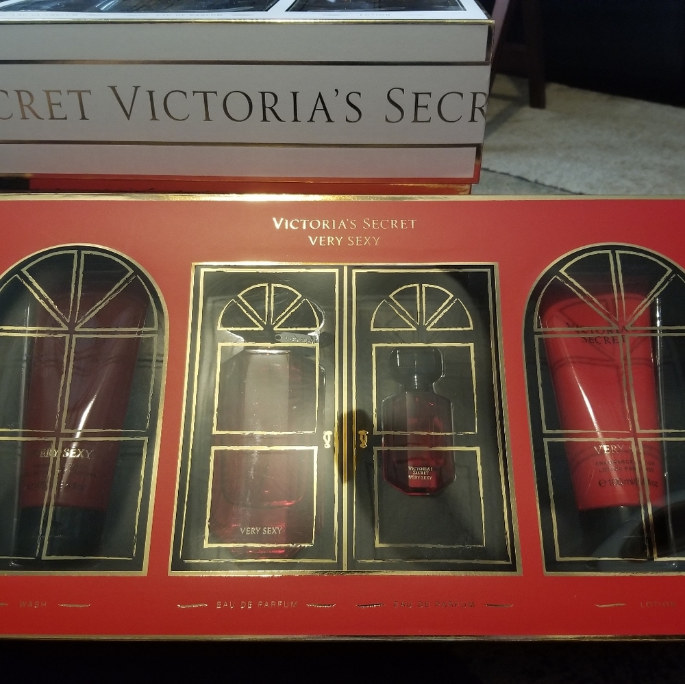 Victoria Secret Very Sexy 4 piece gift set